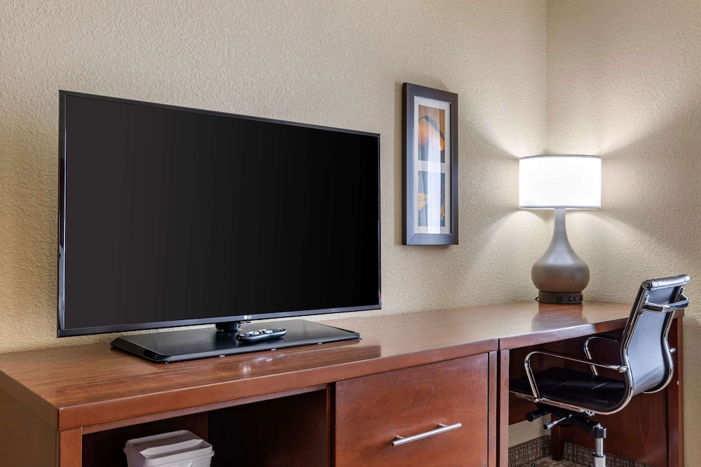 Comfort Inn & Suites Augusta KS 26/31