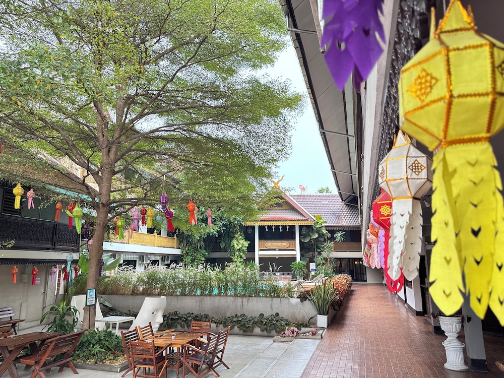 Collection O Khu Mueang near Tha Phae Gate formerly Lai Thai Guesthouse 47/64