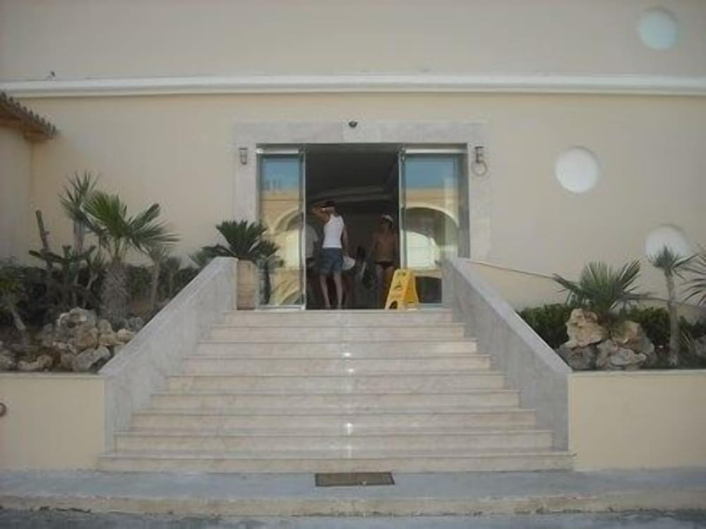 Zante Plaza Hotel & Apartments 8/28