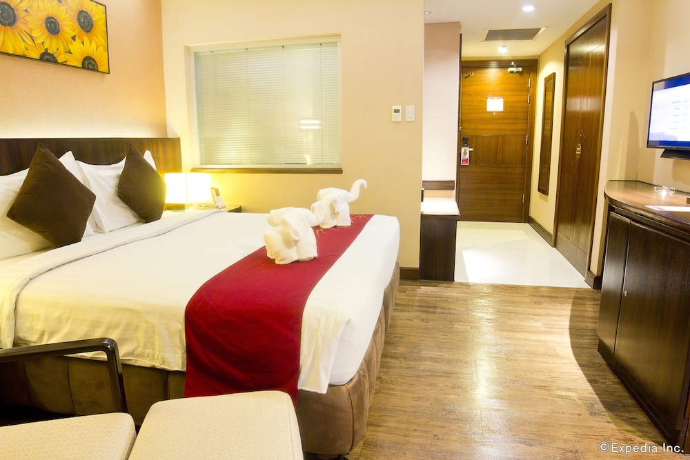 Ramada by Wyndham Manila Central 13/43