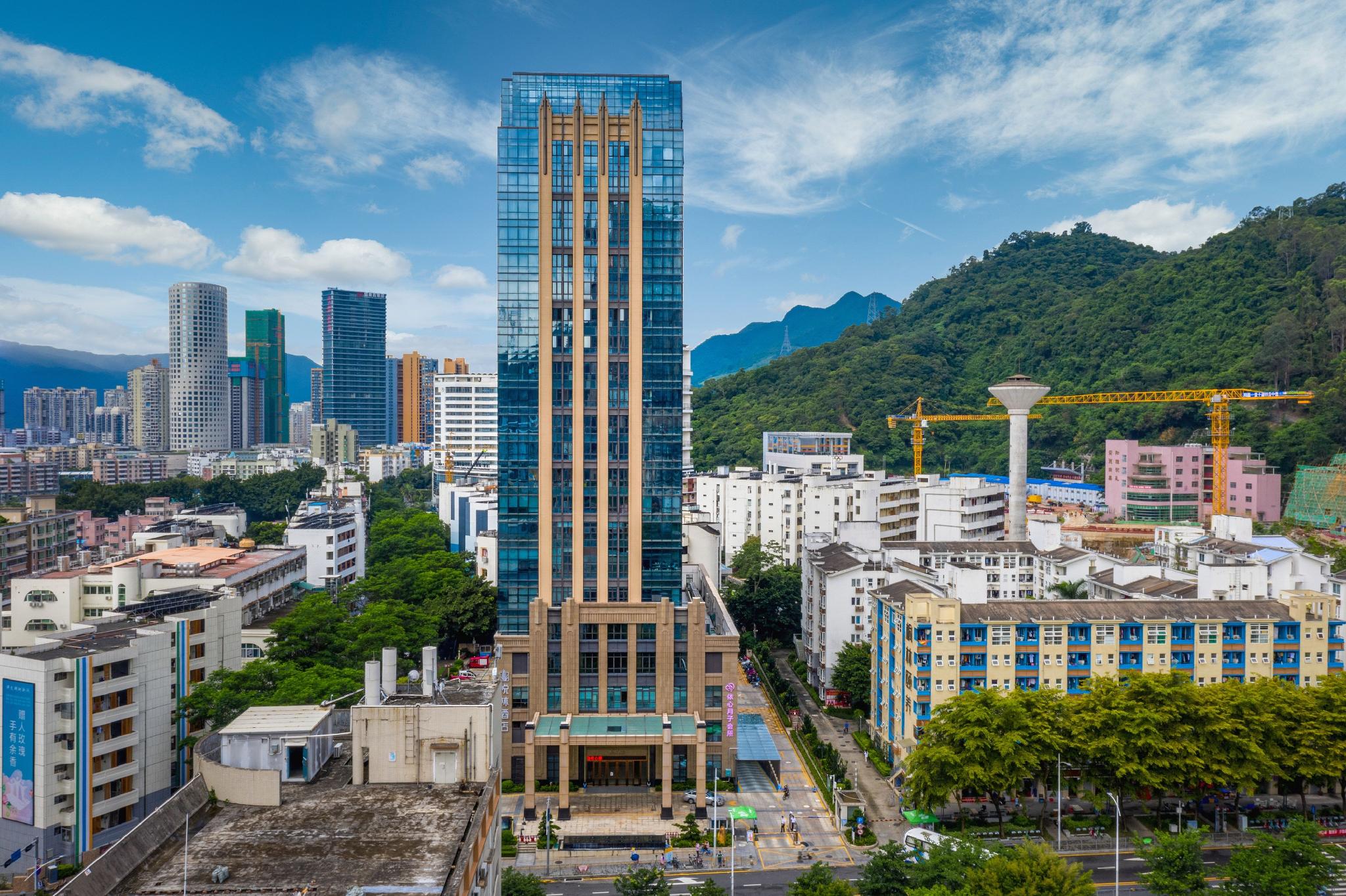 Yuelin Hotel 42/42