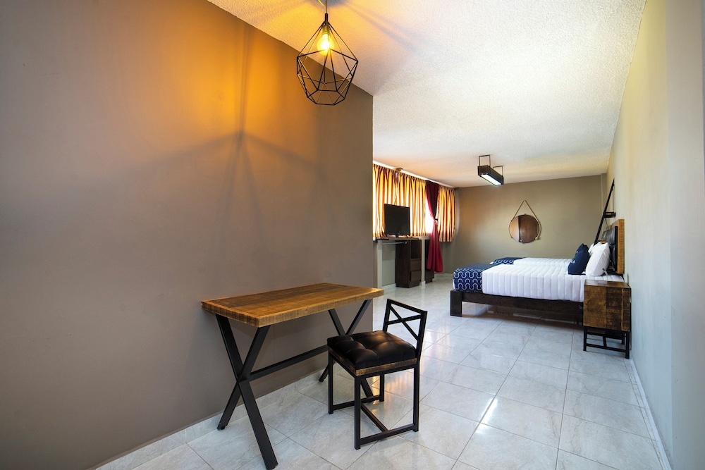 Capital O Hotel Diez 10/48