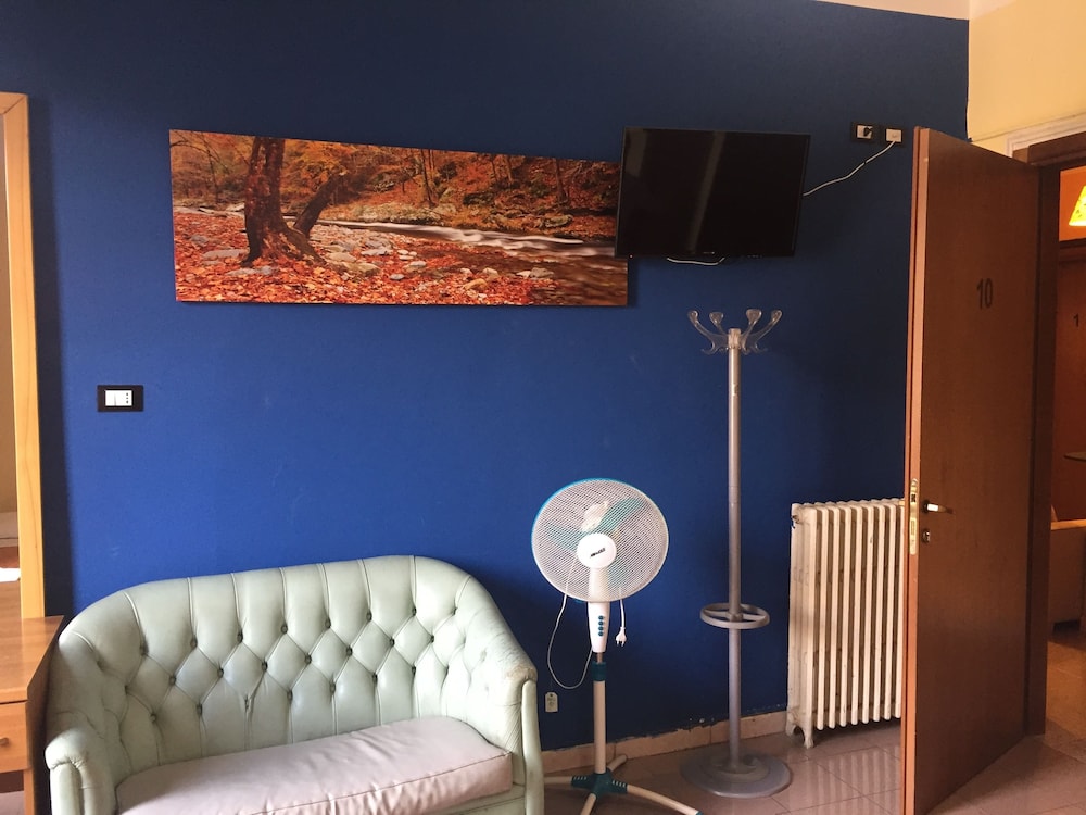 Emmy Hotel 19/32