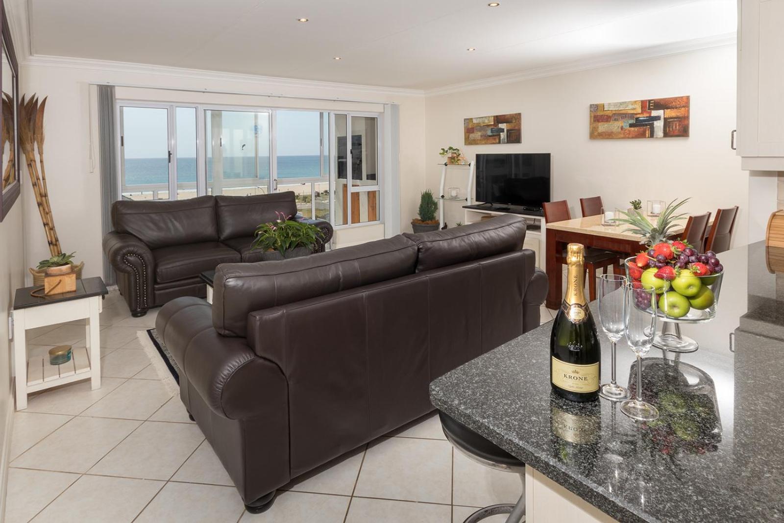 Main Beach Penthouse 8/14