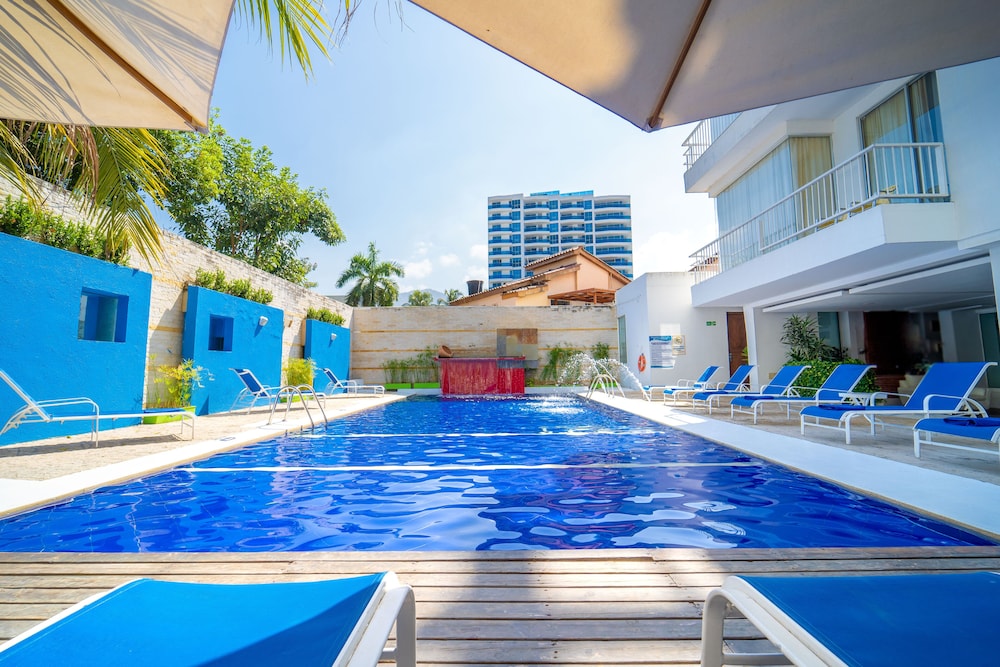 Santorini Hotel And Resort 82/87