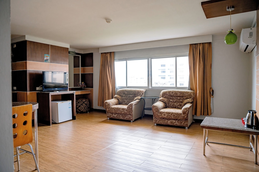 Satit Grand View Hotel 20/30