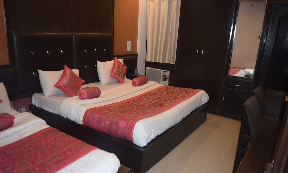 Trishul Hotel 8/27