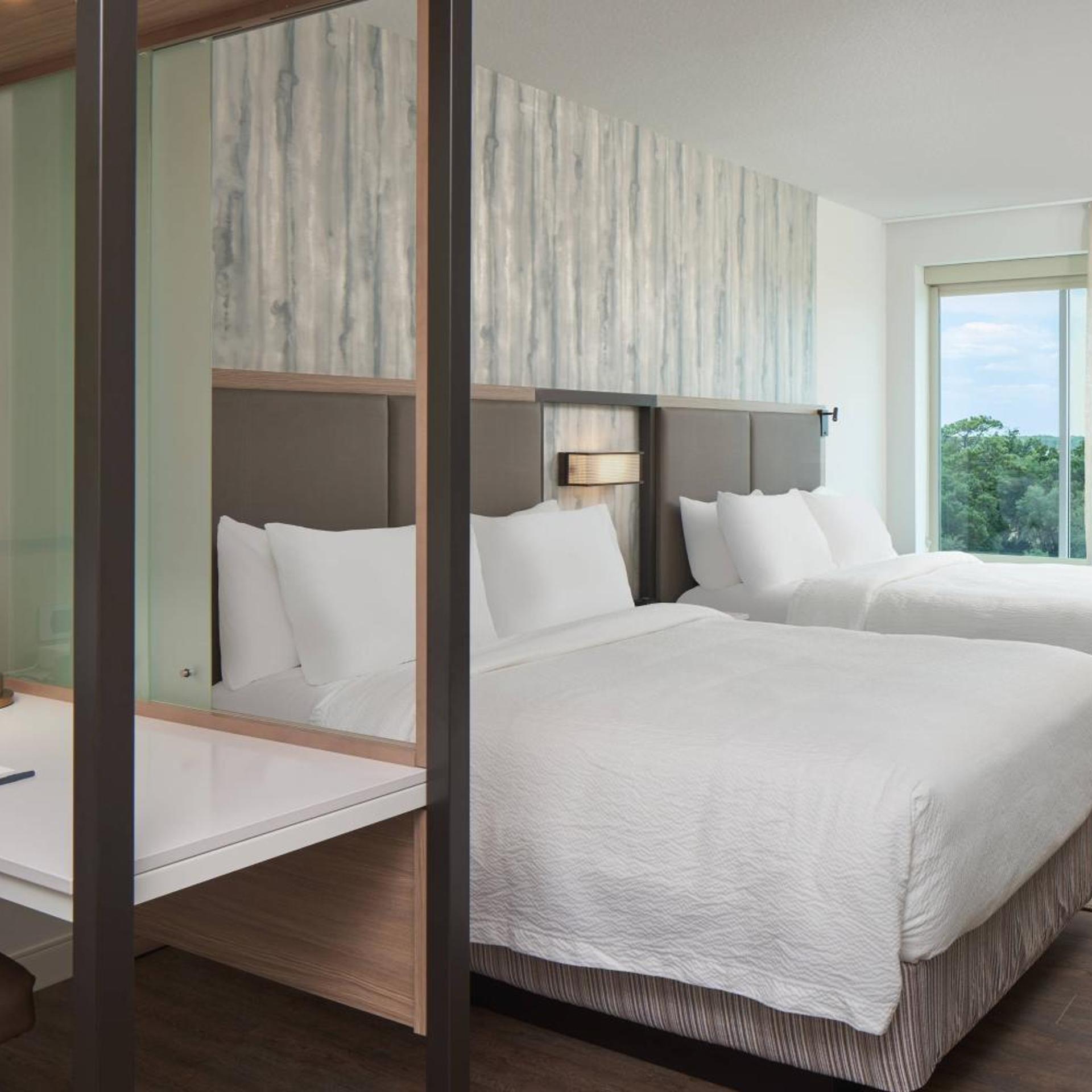Suite, 2 Queen Beds, Trundle Beds