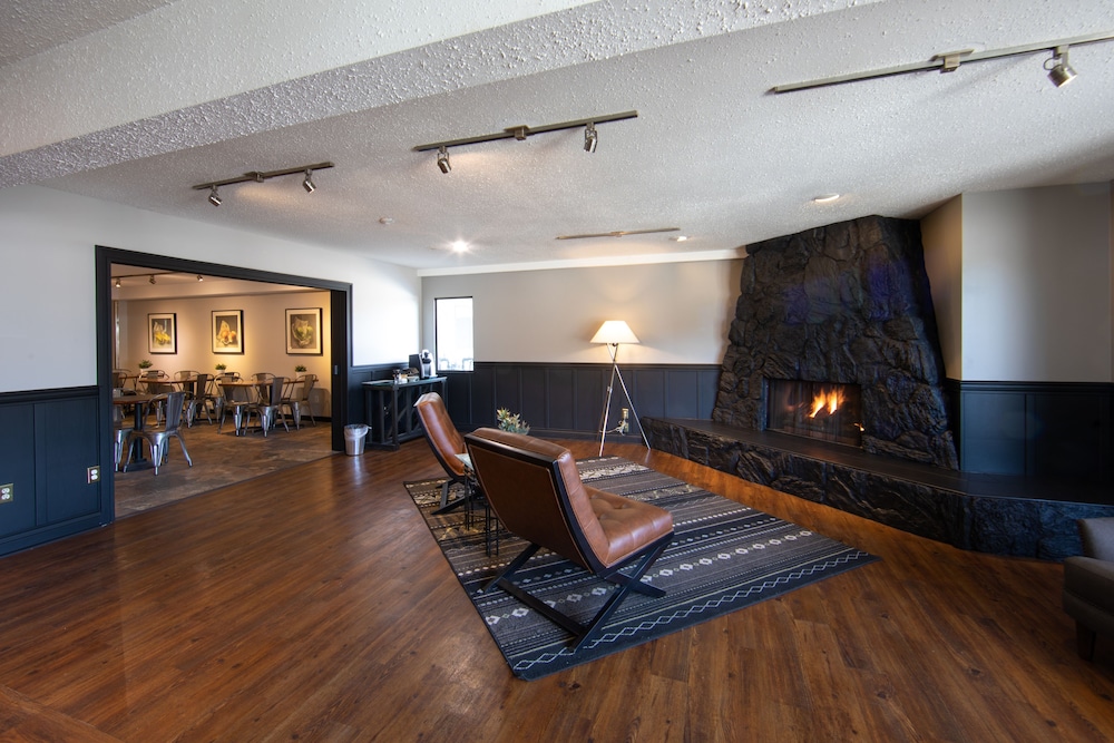 SureStay Hotel by Best Western Castlegar 37/44