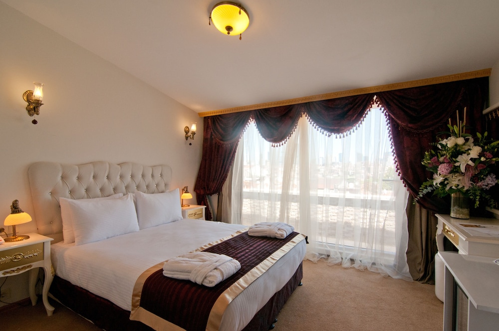 Vali Konak Hotel 35/65