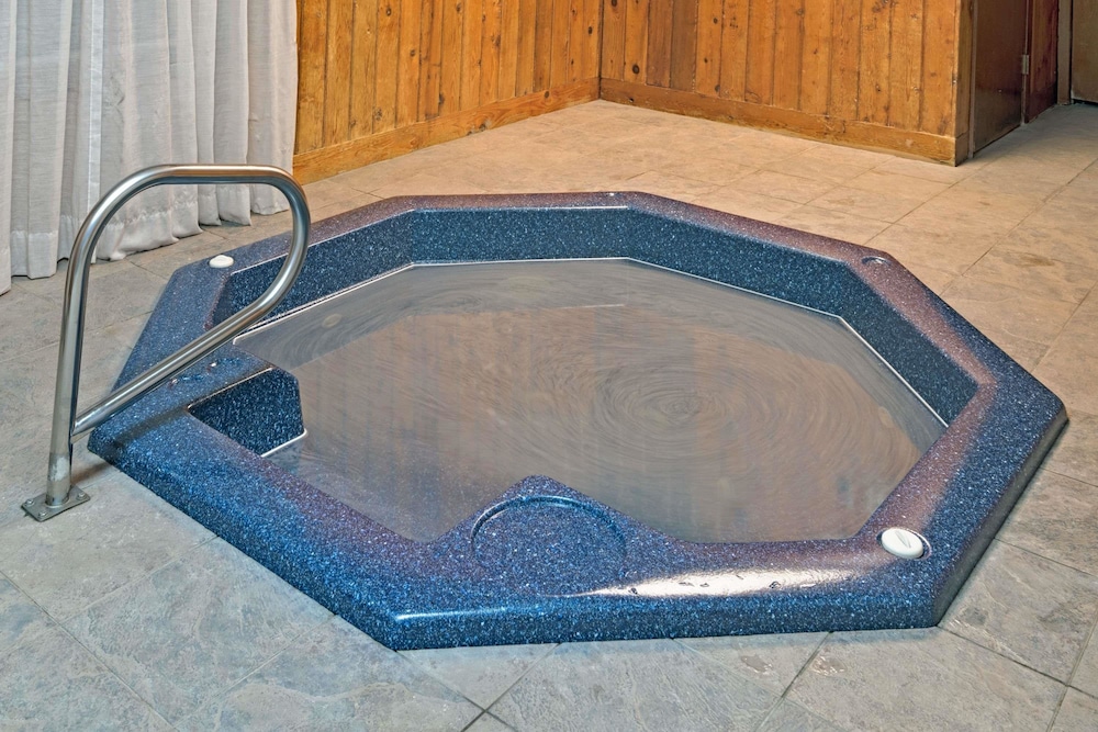 Travelodge By Wyndham Beckley 16/29