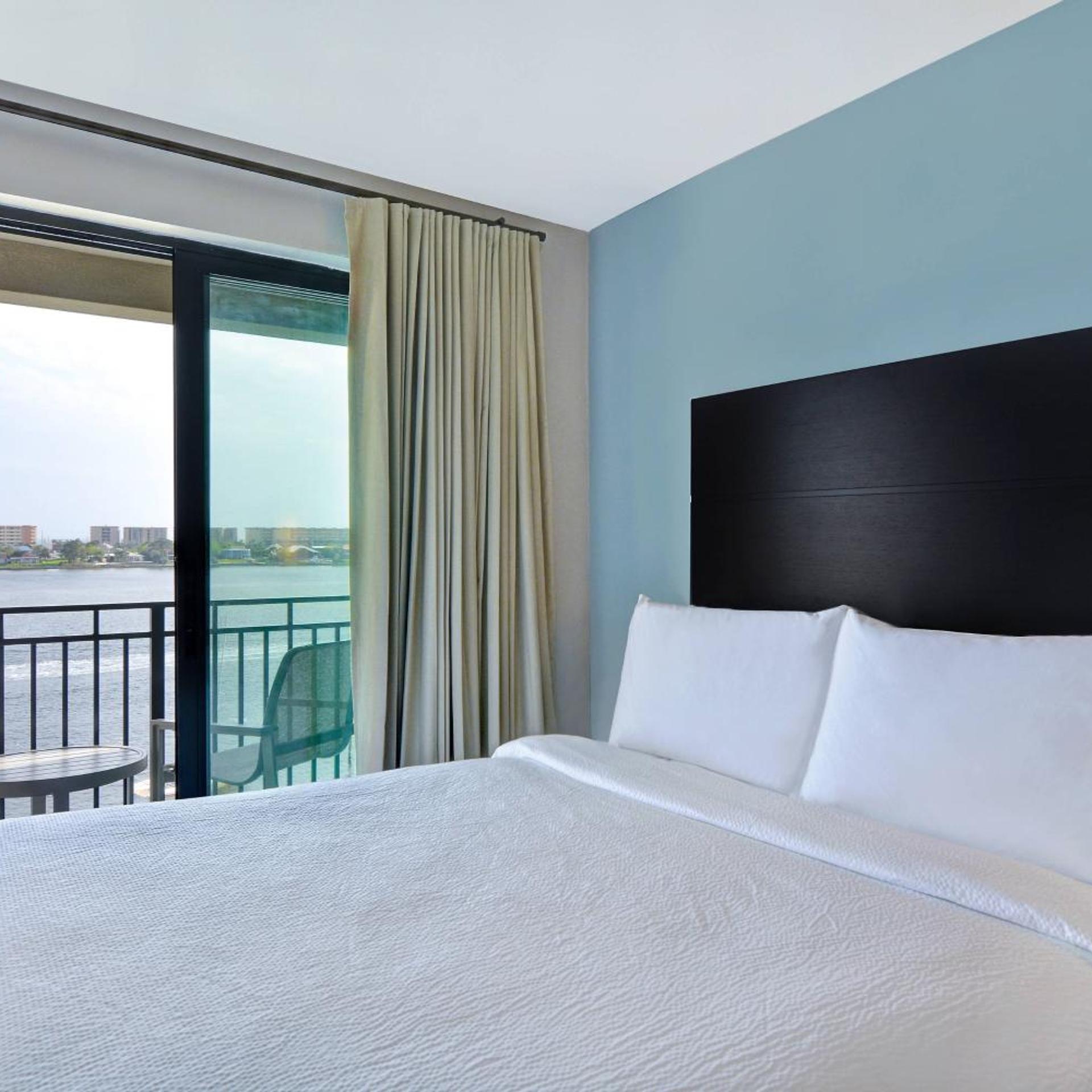 Studio, King Bed, Water View, Sofa