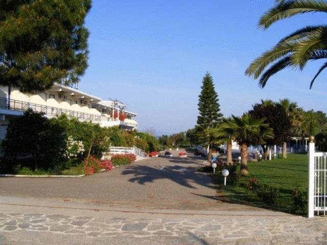 Lintzi Hotel 35/55