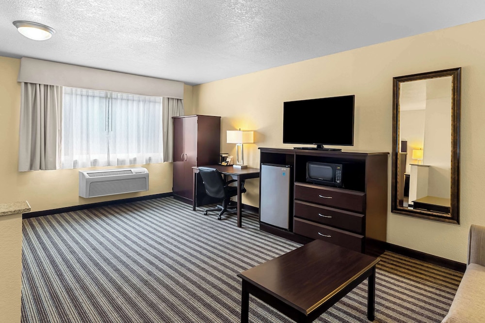 Quality Inn & Suites Vancouver - Hazel Dell 36/59