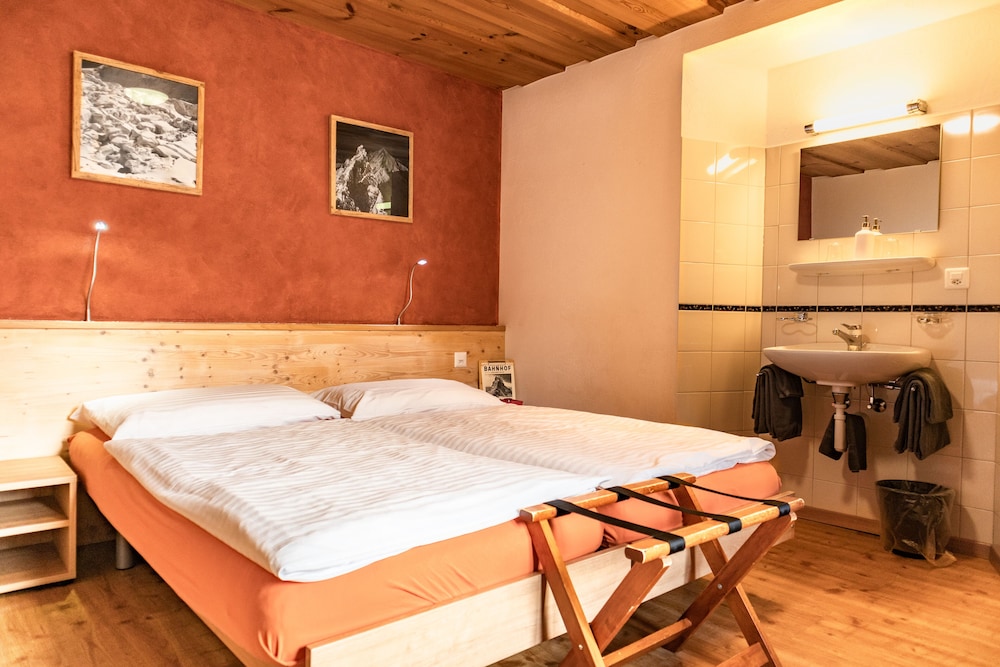 Hotel Bahnhof 20/50