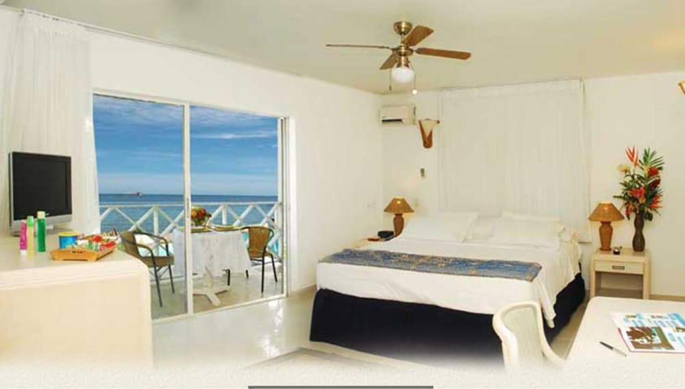 Hotel Cocoplum Beach 35/73