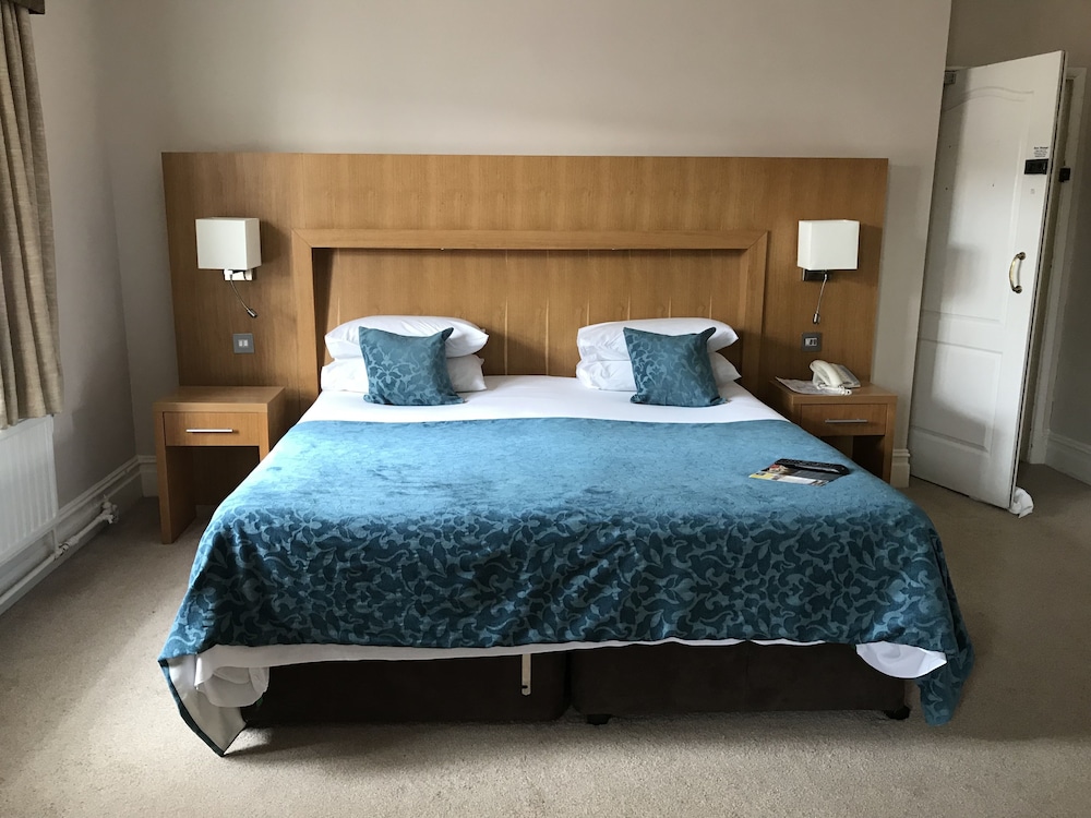 The Links Country Park Hotel 8/57