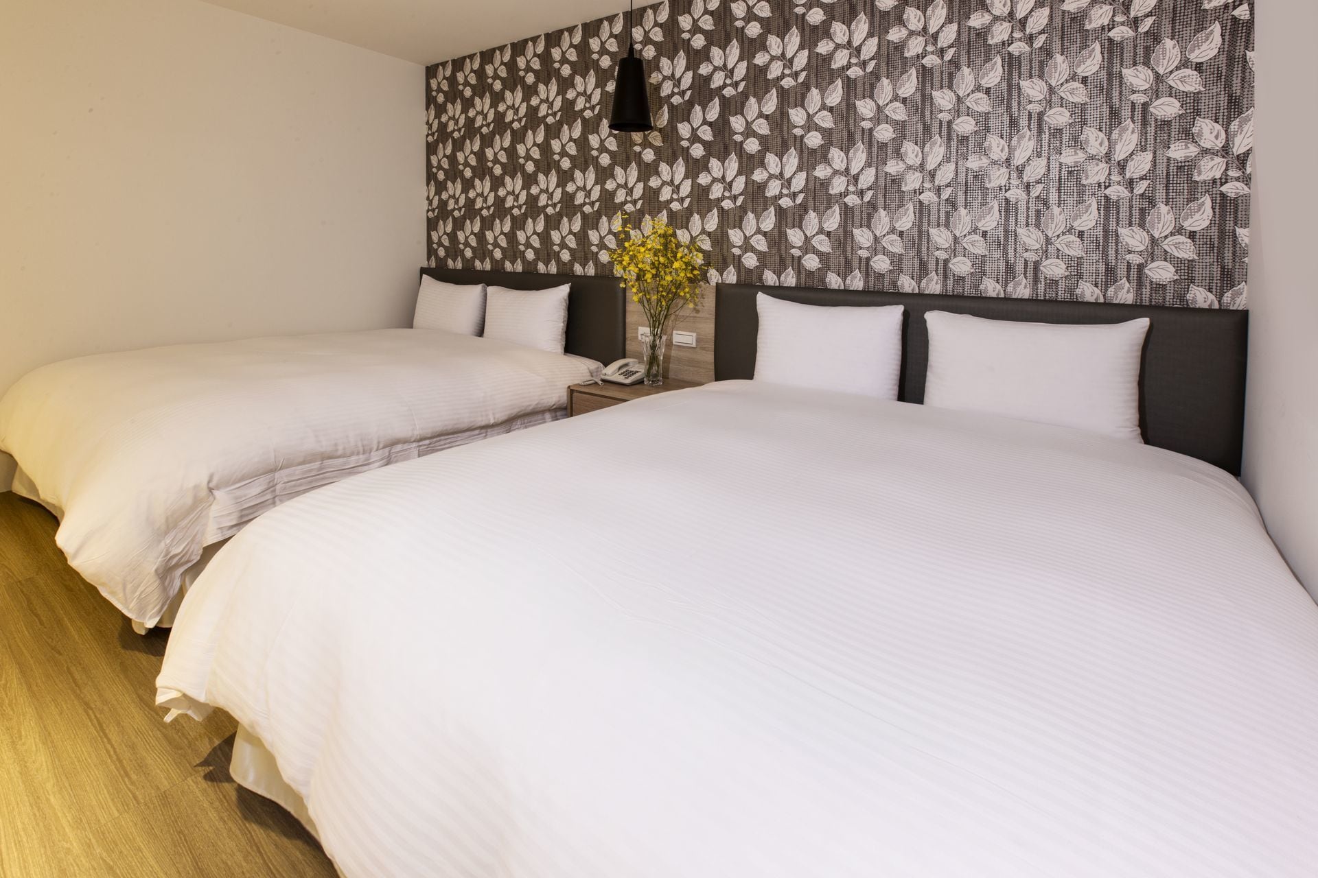 ROOM, QUADRUPLE