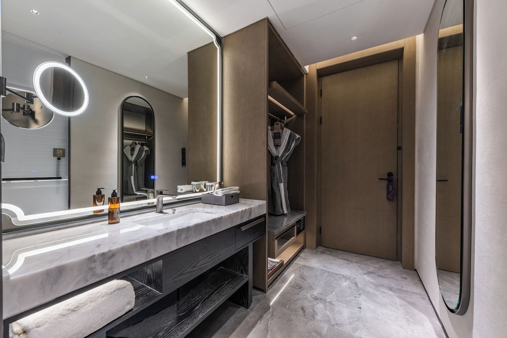 UrCove by HYATT Shenzhen Bay Mixc 55/58