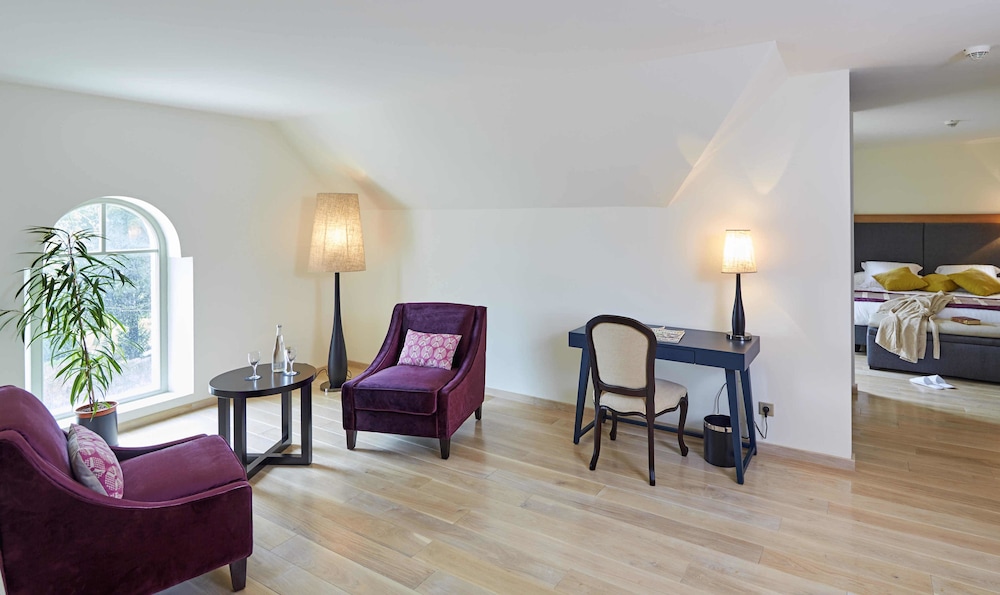 Hotel Castel Maintenon - Handwritten Collection 33/64