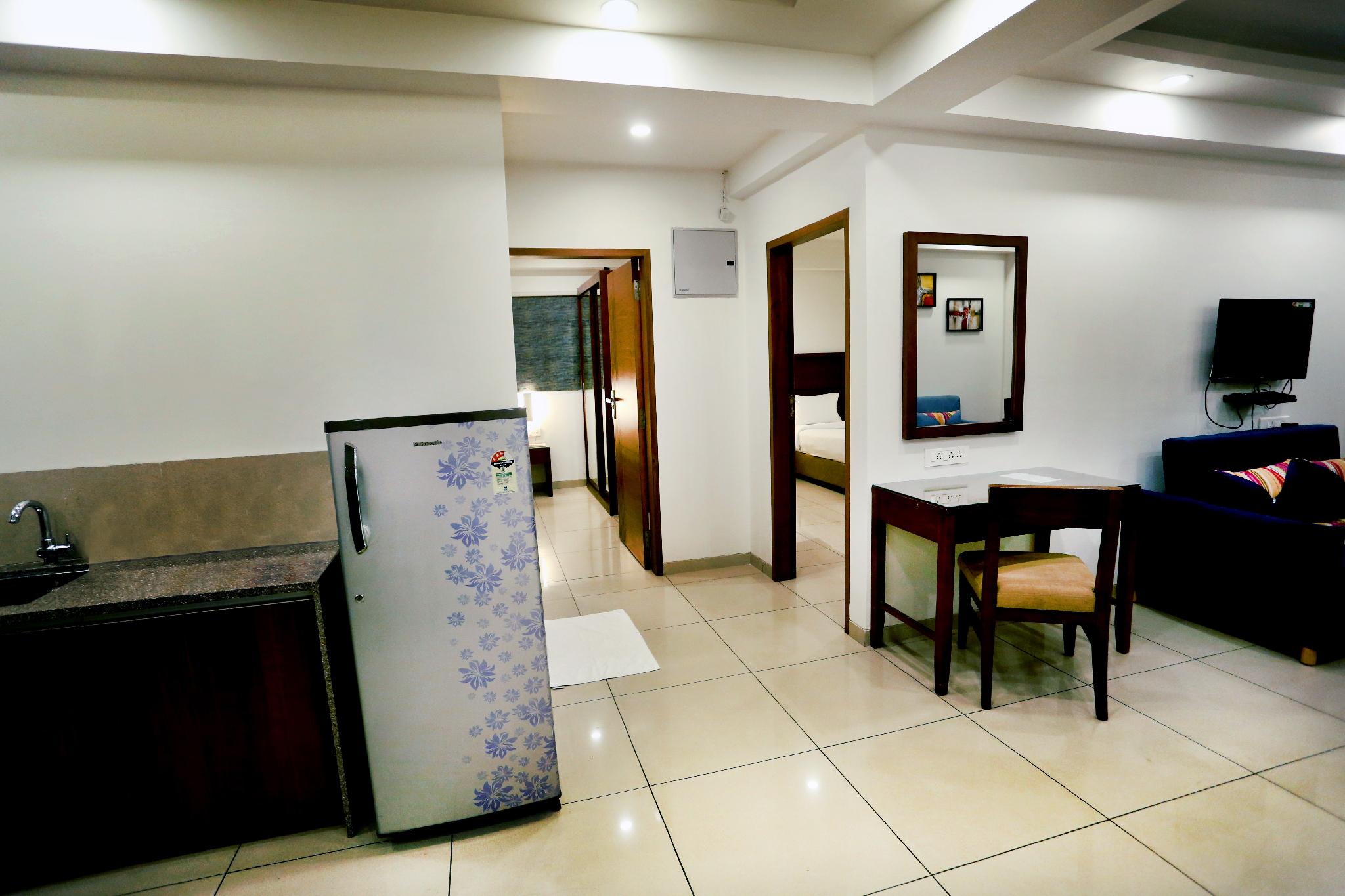 OYO Premium Vastrapur Lake 9/63