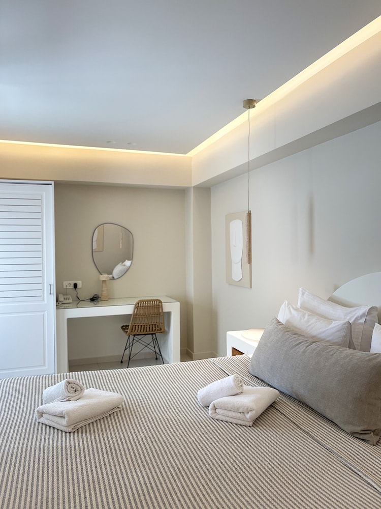 Sellada Beach 24/50