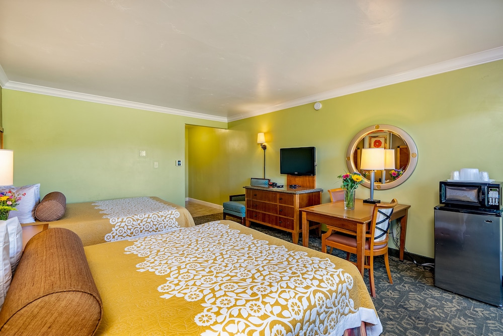 Aloha Inn 18/53