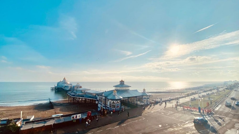The Pier Hotel 67/80