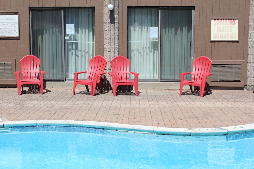 Confederation Place Hotel 40/68