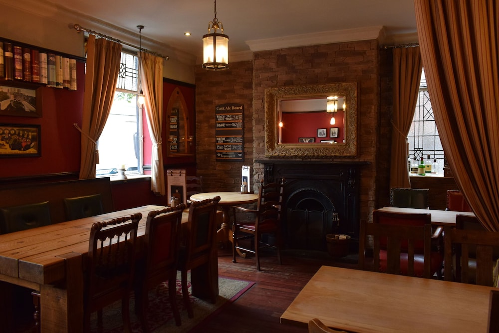 The Rose and Crown 32/49