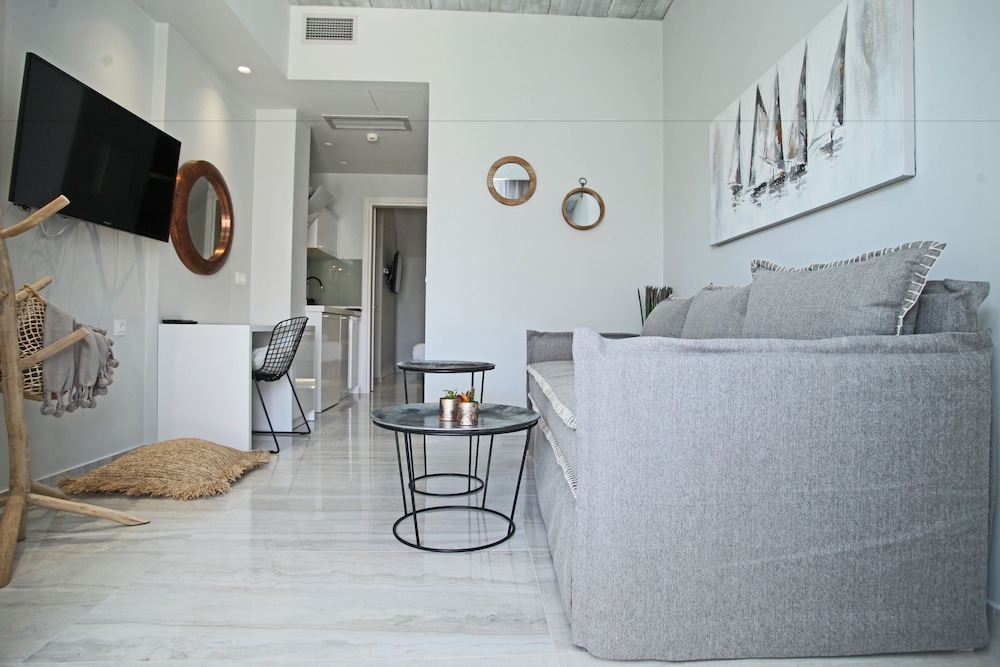 Minthi Boutique Apartments 34/50