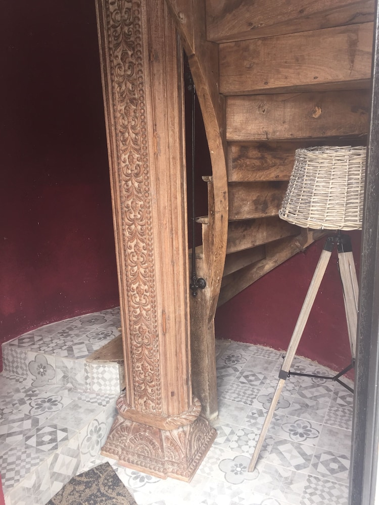Boutique Hotel B&B Fleurie، بورجيز 24/50