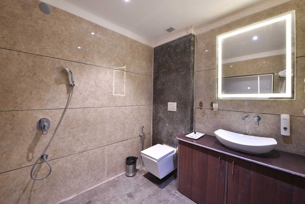 Palette - Hotel Royal Palace Morbi 50/50
