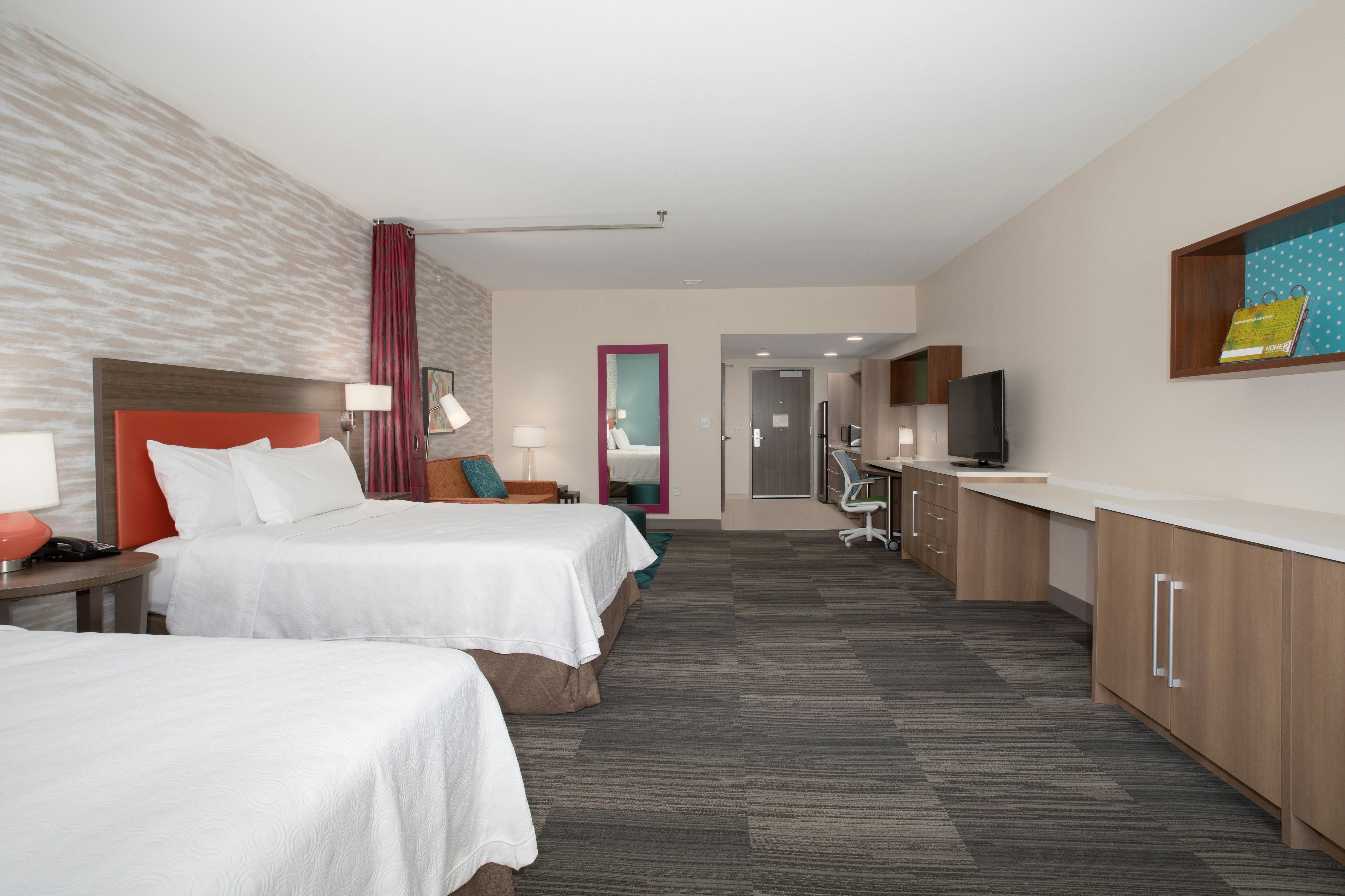 STUDIO, 2 QUEEN BEDS, ACCESSIBLE