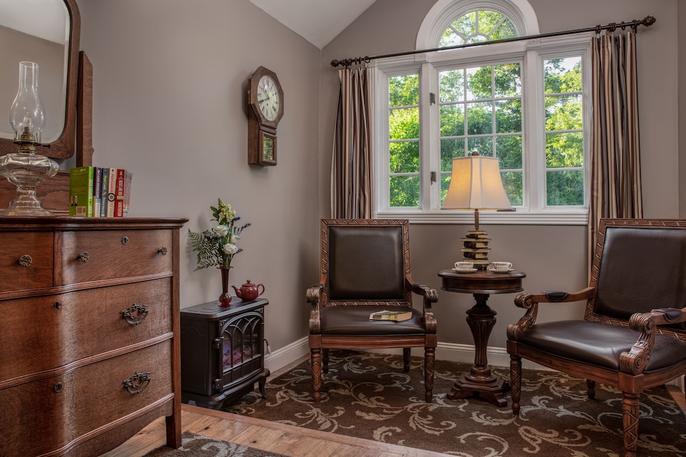 White Oak Manor Bed Breakfast 26/44