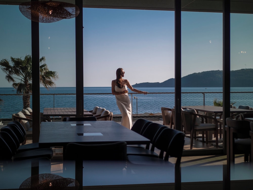Sea Star Hotel 25/50