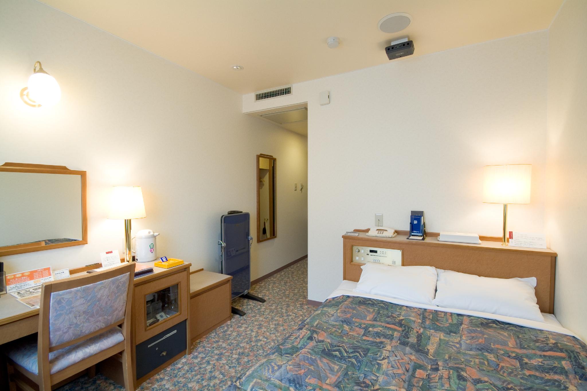 Semi Room, Semi Double Bed, Smoking