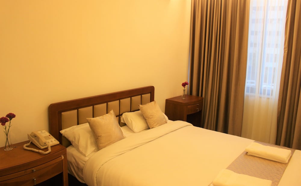 DELUXE, DOUBLE BED