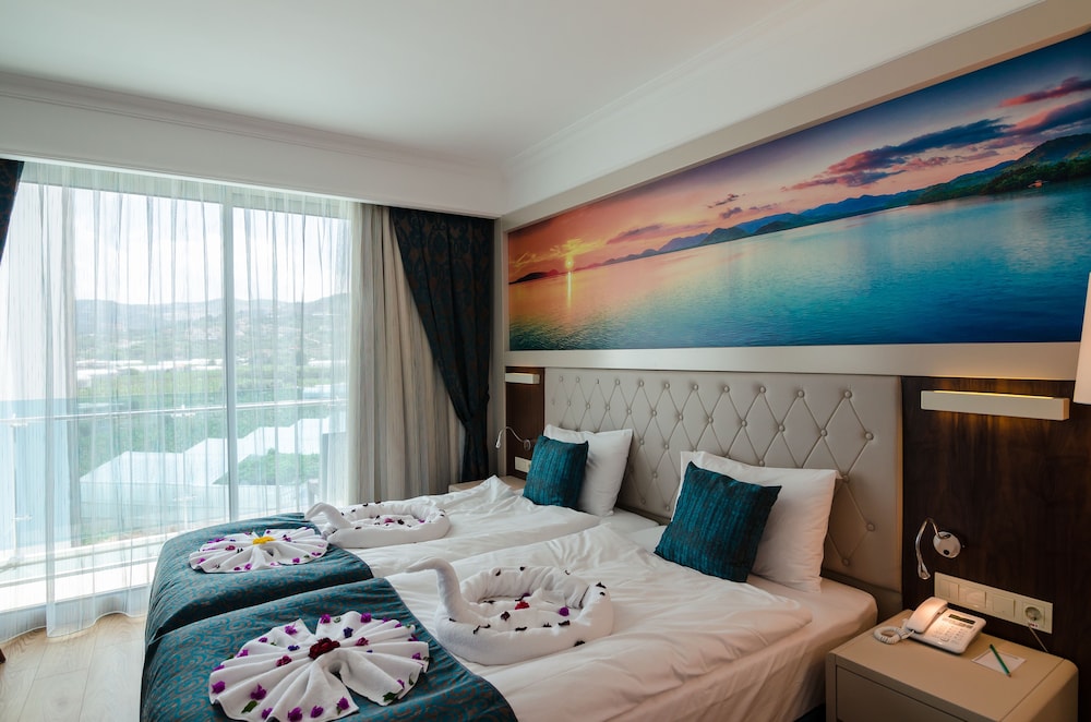 The Lumos Deluxe Resort Hotel and Spa 18/60