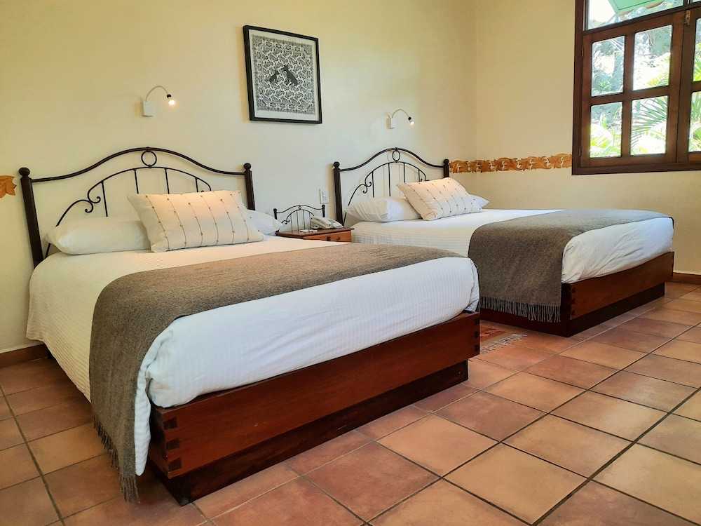 Hotel Boutique Casa los Cantaros 8/50