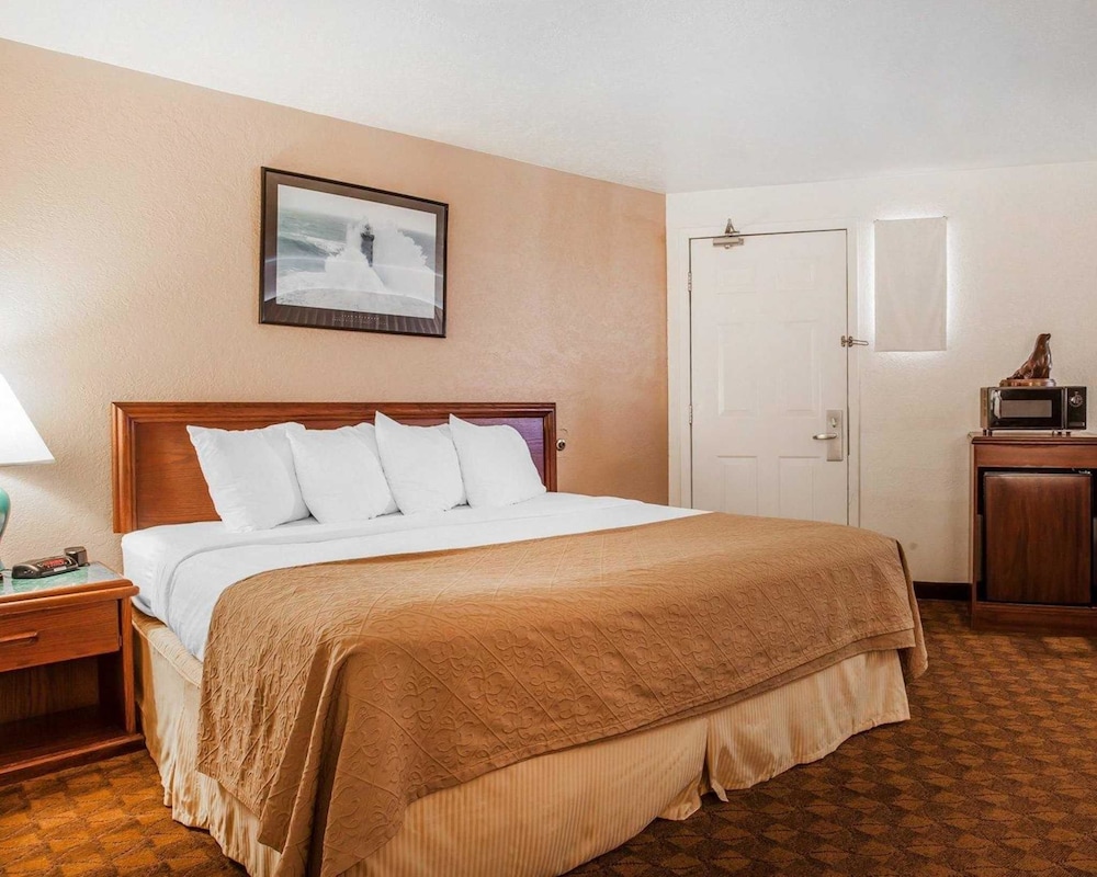 Standard, King Bed
