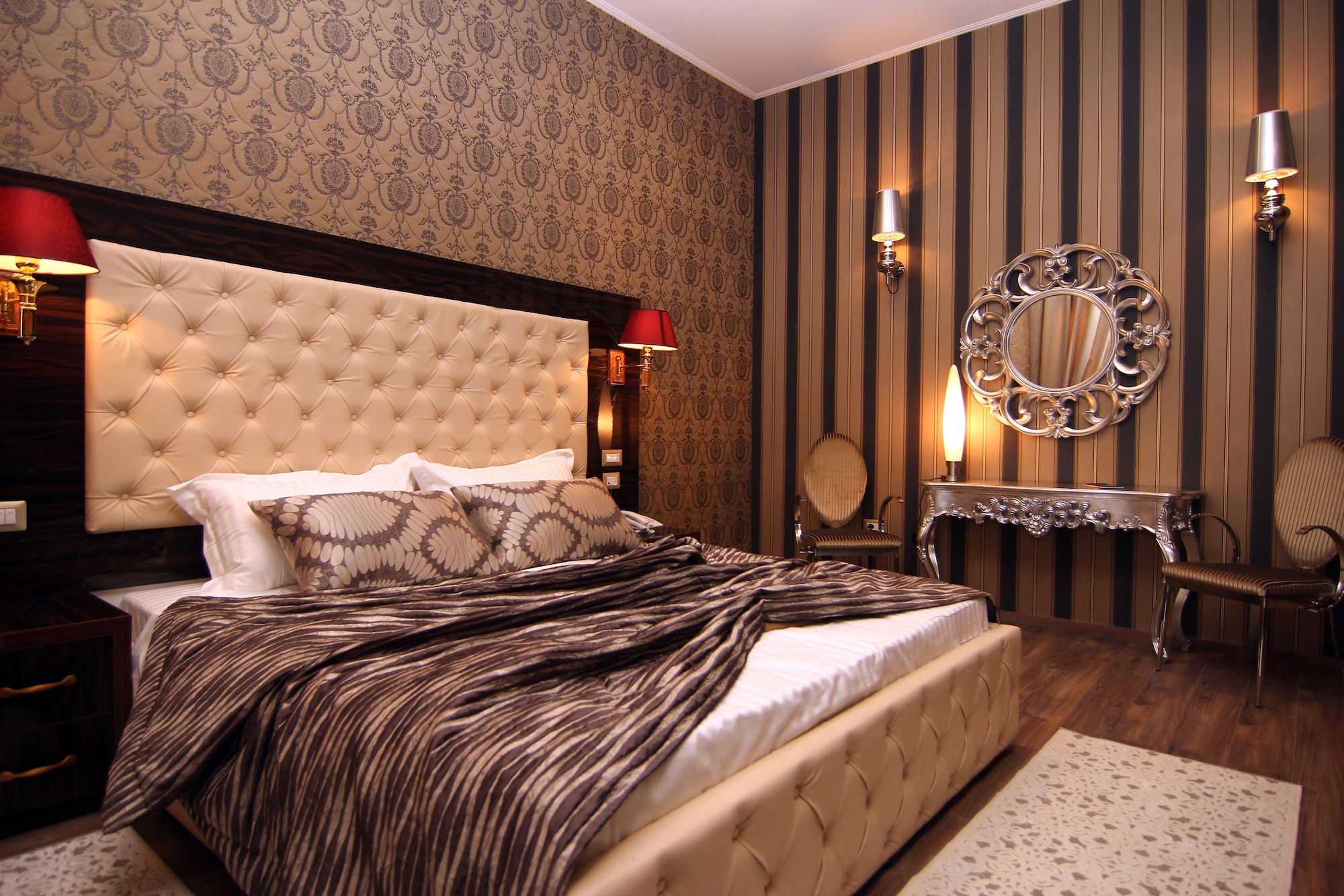 SUPERIOR, SUITE, CITY VIEW