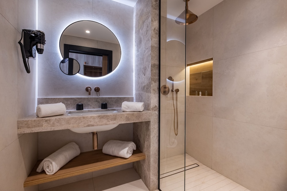 Golden Tulip Lyon Ouest Techlid - Hotel & Spa 25/76
