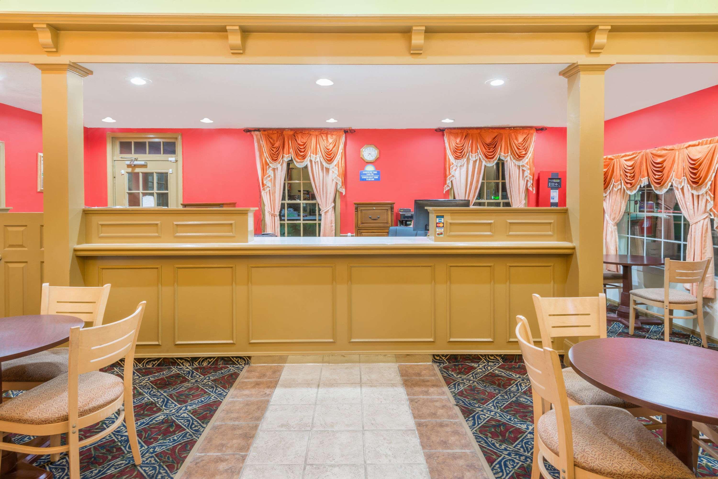 Days Inn Ottawa 7/14