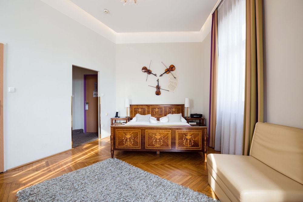 Boutique Hotel Donauwalzer 20/76