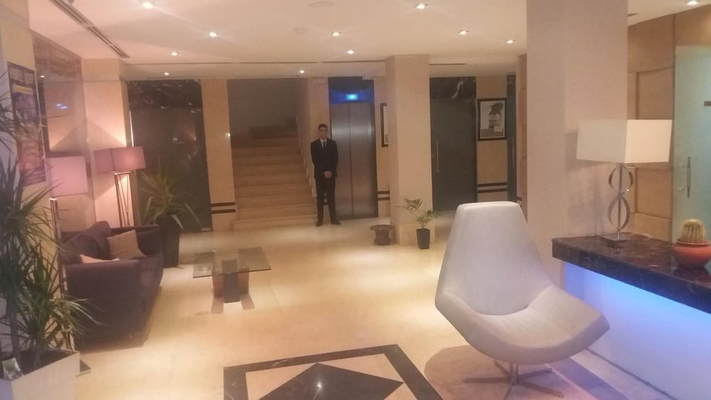 Hotel Adef 28/28