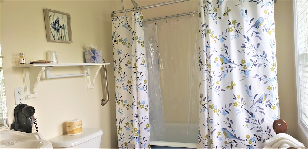 Elmere House Bed and Breakfast 10/50
