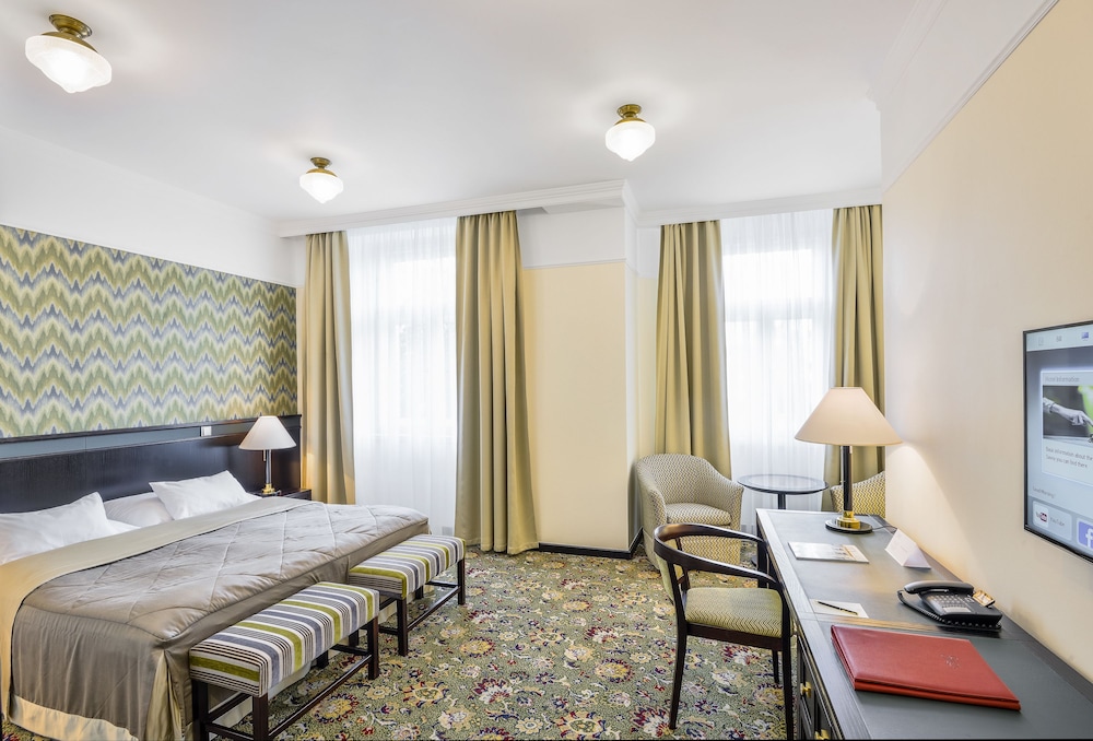 Savoy Hotel Prague 16/82