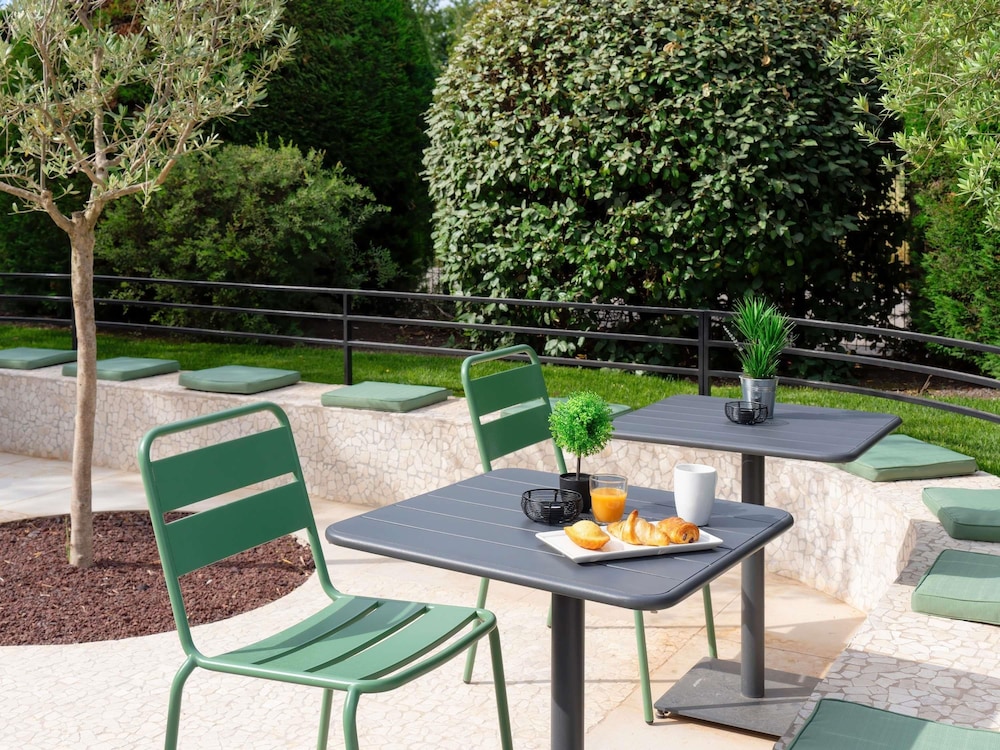 Ibis Manosque Cadarache 51/70