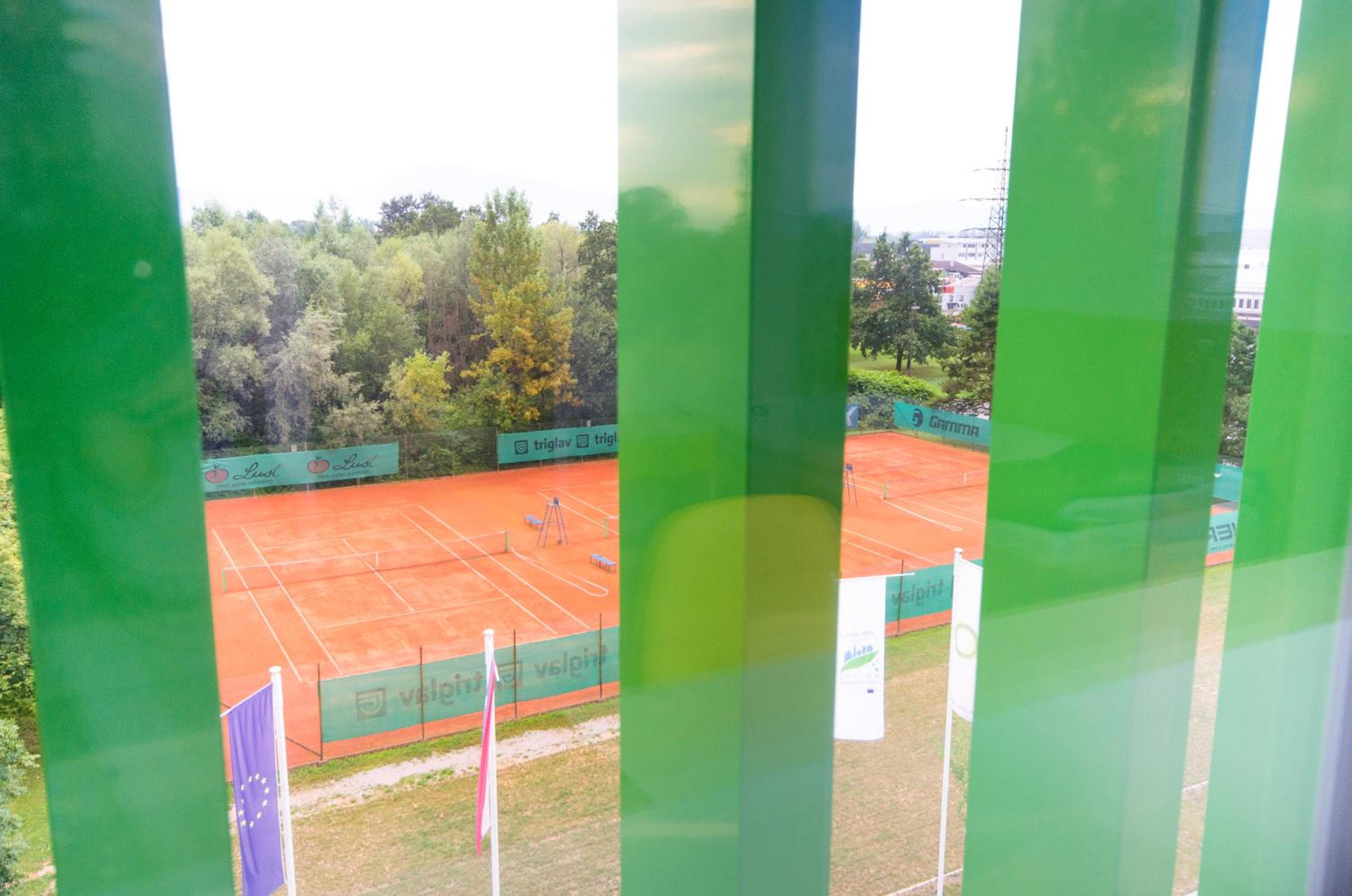 Sport Hotel Ljubljana 68/71